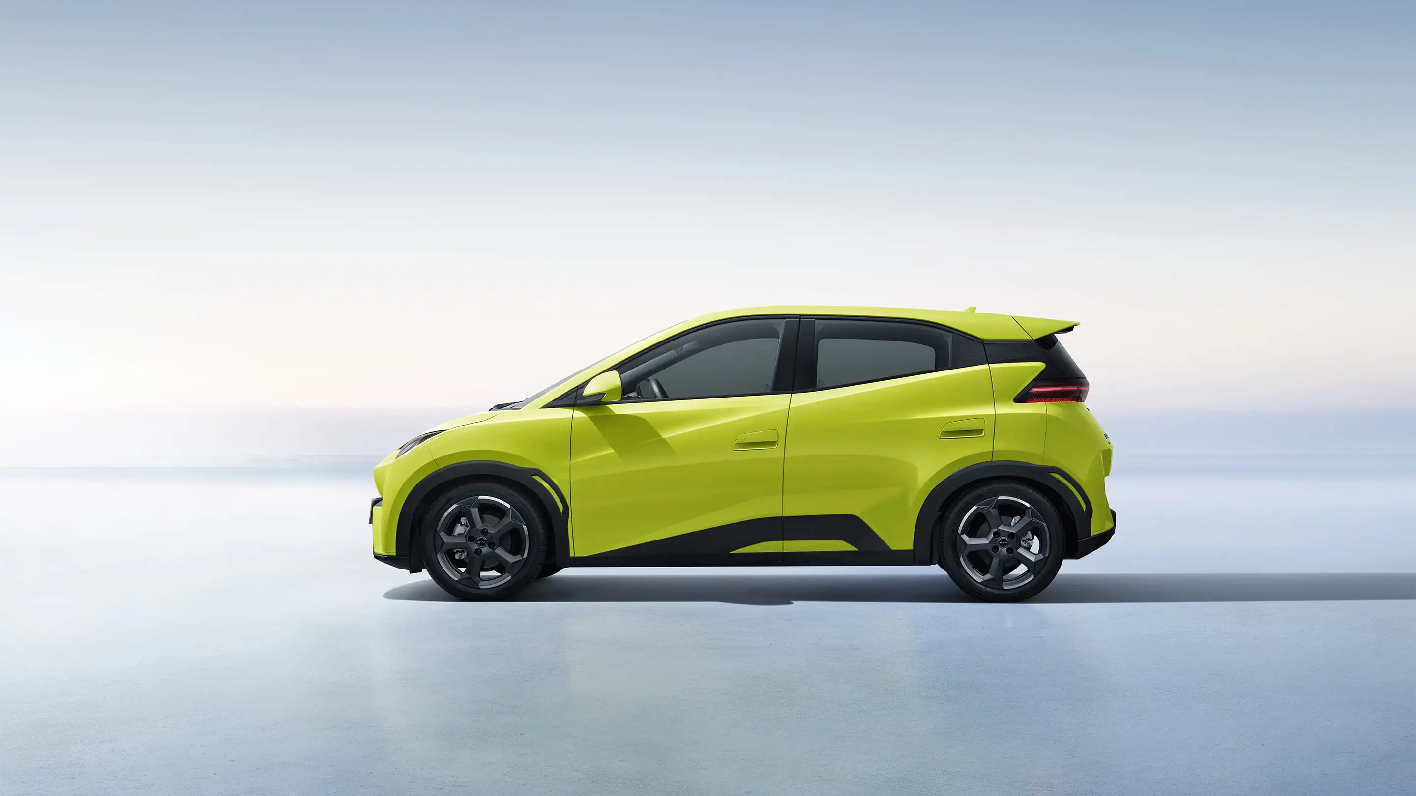 Side profile of the BYD Dolphin Surf